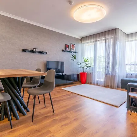 1st Line Sea View Sirena Apartmán *